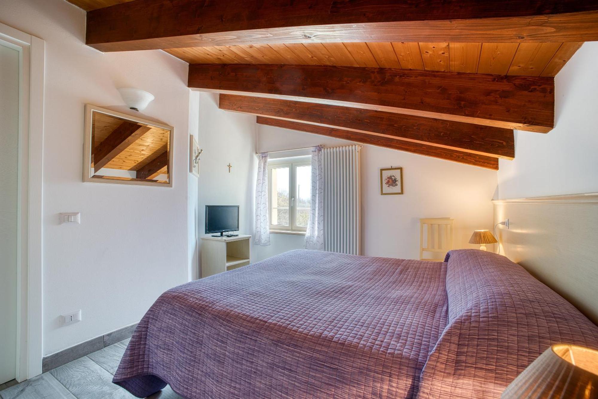 Casavacanzelemore - Casa Zoe Valfabbrica Luaran gambar