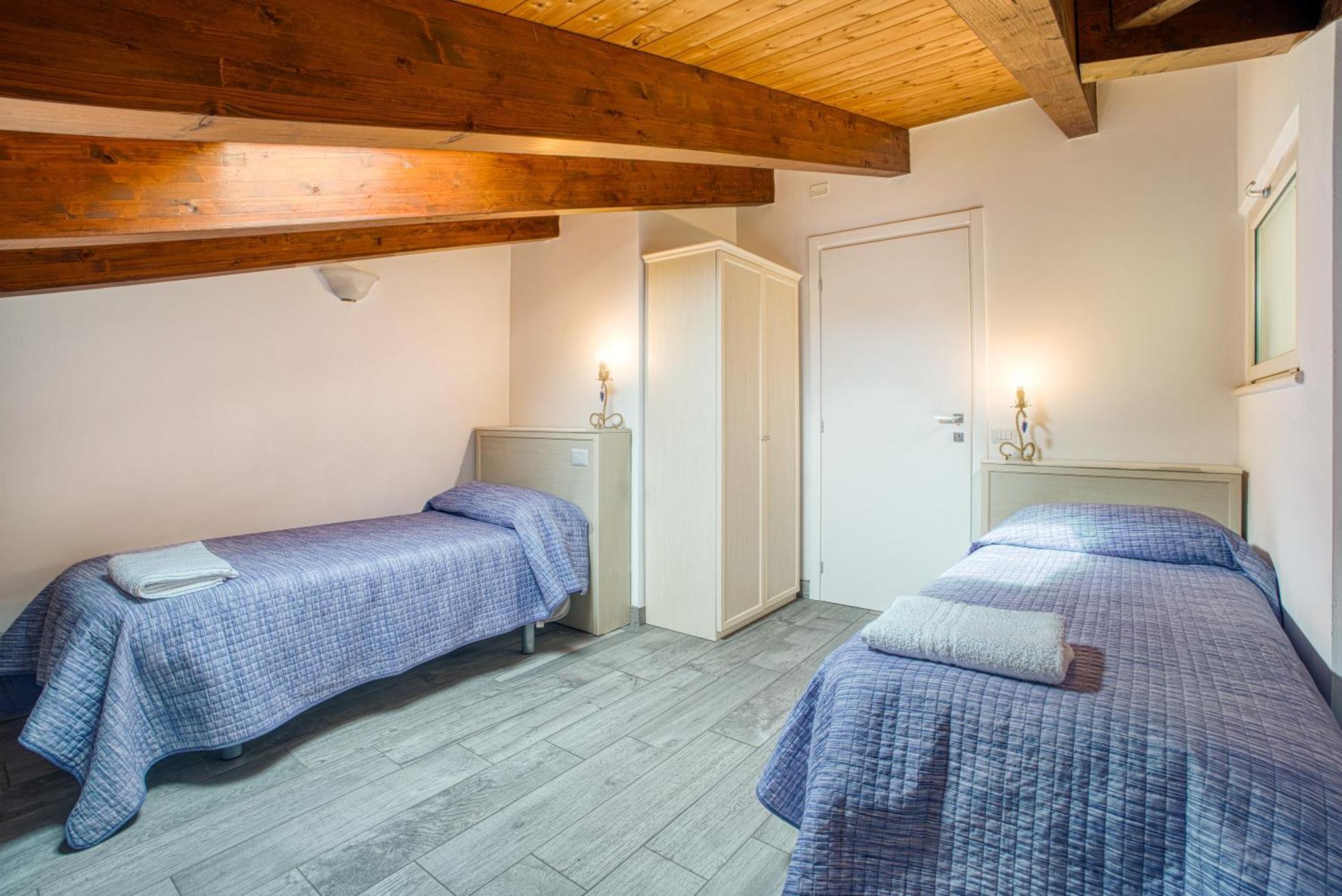 Casavacanzelemore - Casa Zoe Valfabbrica Luaran gambar