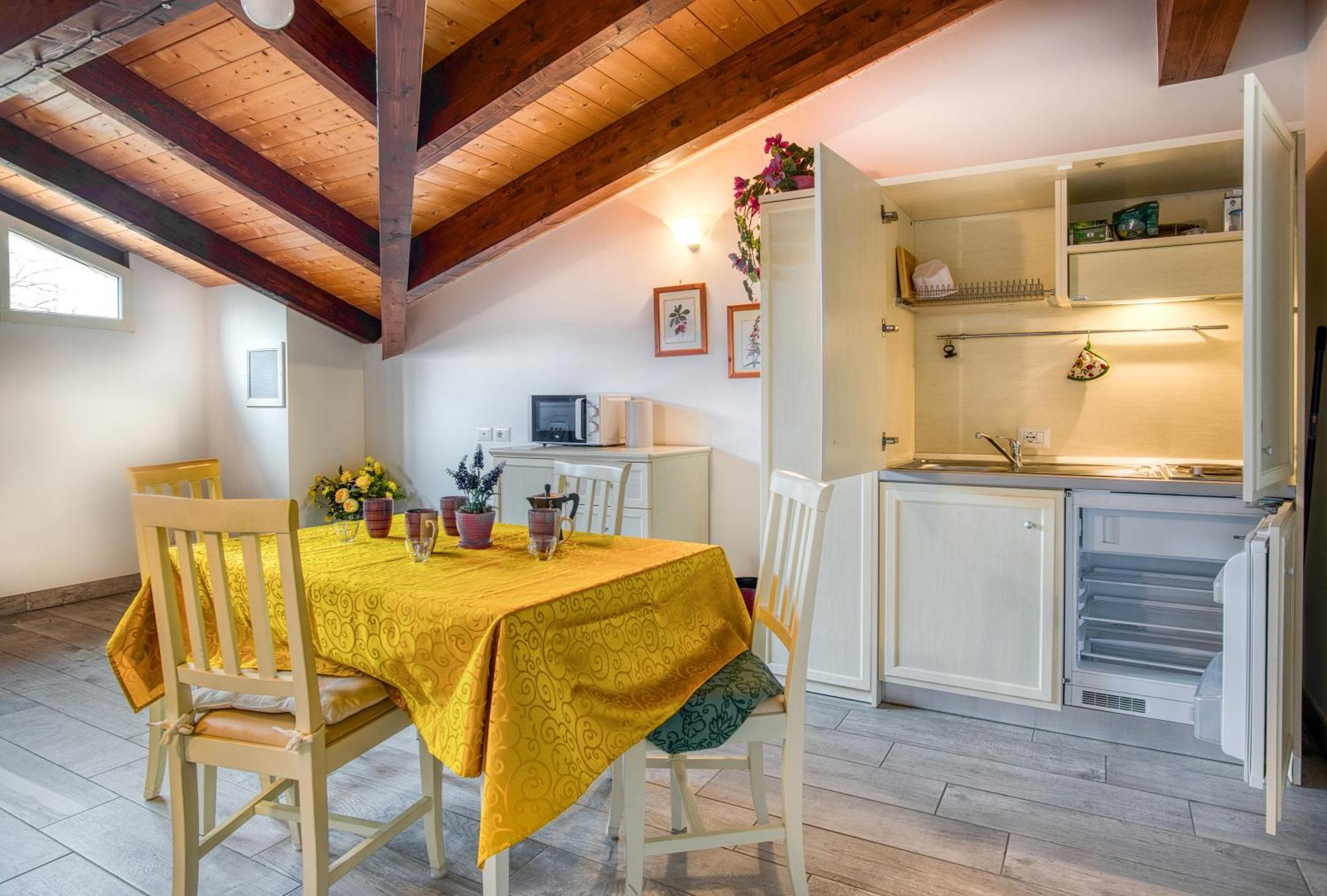 Casavacanzelemore - Casa Zoe Valfabbrica Luaran gambar