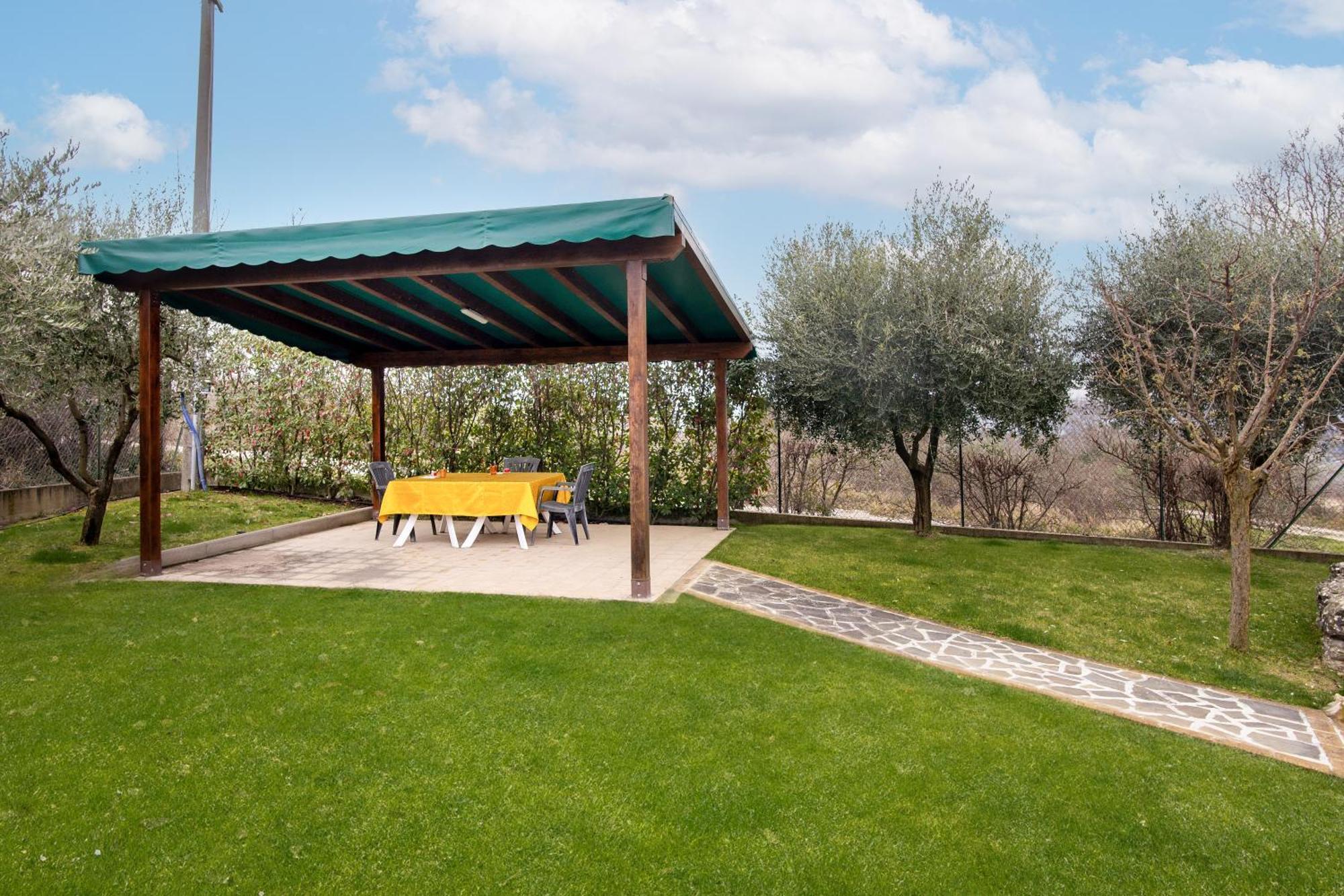 Casavacanzelemore - Casa Zoe Valfabbrica Luaran gambar